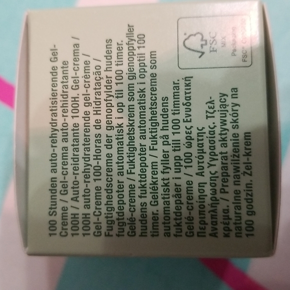 Clinique Moisture Surge Hydrator - Picture 3 of 5